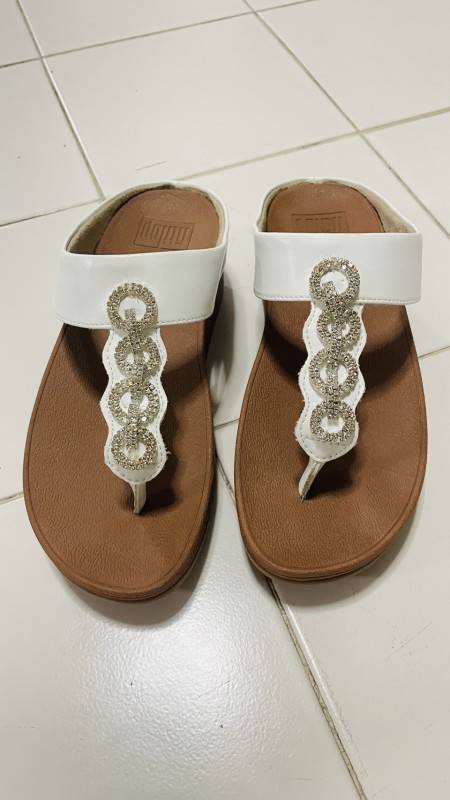 รองเท้า เสื้อผ้า (เหมา)